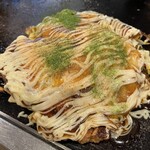 Okonomiyaki Omoni - 相方さんの「赤井英和スペシャル」( *^艸^) ぶた、スジ、イモ、ゲソ天、キムチ、ネギ、玉子中外！！！！！