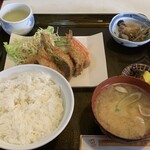 Inadaya - おまかせ定食　ご飯並