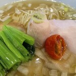 開運橋通 ふじ原 - 小松菜　鶏ささみチャーシュー　ドライ・プチトマト