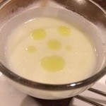 オステリアラストリカート - お通し：菊芋のスープ