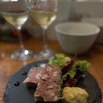 スタンドシャン食 TOKYO恵比寿 Champagne & GYOZA BAR - 