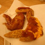 元祖!!旭川手羽先 れんちゃん - 手羽ザンギ（左からタレ・梅パンチ・サルサチーズ）