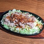 ビフテキ家あづま - もち豚のじゅうじゅう焼き（肉大盛り）