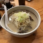 Ramen Gankutsuou - ピラミッド野菜ラーメン焙煎塩