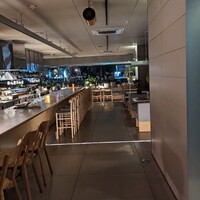TRATTORIA KIKUYA - 窓の向こうには中洲のネオンが綺麗です
