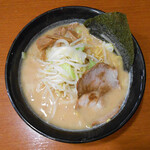 Hokkaidou Ramen Oyaji - おやじ麺(みそ味)…950円