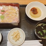 豊洲場外食堂魚金 - 