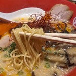 Tonkotsu Ra-Men Fuku No Ken - 赤辛々ラーメン麺リフト