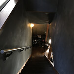 常衛門食堂 - ③入り口で注文と支払いの後靴を脱いで2階へ。(1階は厨房のみ)