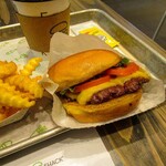 SHAKE SHACK - 