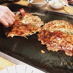 237065274 - お母さんにブタ玉とイカ玉を焼いてもらいました✨