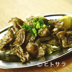 Taishuu Chikasakaba Nanatsuba - 希少部位である鶏ハラミを使用。味濃く、肉とホルモンの間のような味わいの逸品『鶏ハラミ炭火焼き』