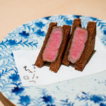 銀座 ちかみつ - ヒレの黒いカツサンド