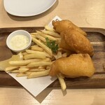 YEBISU BAR - フィッシュ&チップス　魚がちょっと…