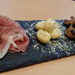 ユニークベリー - あて盛合せ