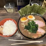 神田ラーメン わいず - のり玉ラーメン 小ライス