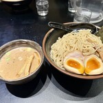 北海道らーめん ひむろ - 味噌つけ麺の大盛り、麺600グラム