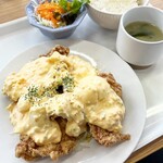 しょうなんのごちそう食堂 - むこたま使用の豪華タルタルからあげ定食 1300円