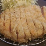 Tonkatsu Ya 33 - 『アルプス育ち飛騨豚 特ロースカツ(300グラム)定食』(税込み2280円)。