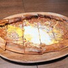 HAPPY KEBAB - 挽き肉と卵のピザ
