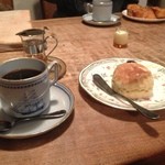 マンデリンとスコン