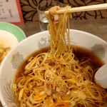 恵愛 - 麺は細麺