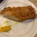 Tonkatsu Kagura Saka Sakura - おろしロースかつ＆海鮮定食　1,628円　のイカフライ