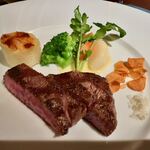 レストラン・パッション - 黒毛和牛フィレ肉のグリエ　ゲランド産塩とガーリックチップ添え