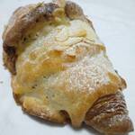 ルビアン 阪神百貨店 - クロワッサンアマンド