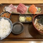 うどんと定食 仁屋 - 刺身三点盛り定食　ミニうどん温