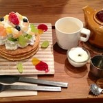 cafe zakka  hinatabocco - フルーツパンケーキ 紅茶とセット 1300円
