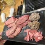 立喰い焼肉 治郎丸 - 