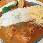 Restaurant Mari - クリィミチキン側から見ると
