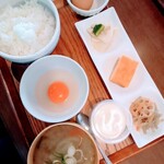 パティスリー シュ シュ - 卵かけご飯とプリン