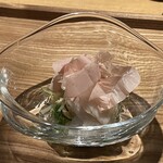 日本料理FUJI - ◯水菜のおひたし、蕪の甘酢漬け、削りたての鰹節と共に