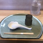 中華そば 深緑 - 着席時のカウンター