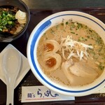 Menzu Ra Pasha - とんこつ味玉ラーメン＠800円とチャーシュー飯＠350円