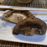 おいちい - 何もつけなかったり　塩や醤油をちょっとだけ使って３切楽しむ贅沢。