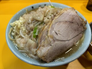 Ramen Jirou - 小ラーメン　ヤサイスクナメニンニクアブラ