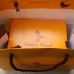 フレデリック カッセル 銀座三越店 - 天使が鎮座！どーん！