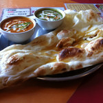 アリマハール - アリマハールセット￥980　選べるナン（ハニーナン）、選べるカレー2種（サグパニール、チキンキーマ）、ソフトドリンク