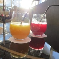 Lounge & Dining G - オレンジジュースとクランベリーシュース☆