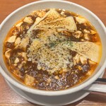 蝋燭屋 - 北海道地チーズ入り焼きゴーダチーズ麻婆麺 普辛1,700円
      痺れ激増し100円