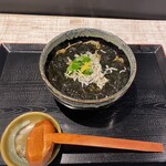 Raw seaweed and whitebait soba