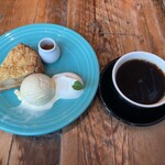 GRANNY SMITH APPLE PIE & COFFEE - 