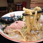 237124038 - 背脂煮干し中華蕎麦