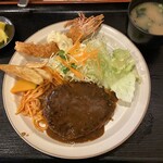 むかしながらの洋食や - ハンバーグとエビフライ