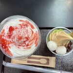 茶寮 伊藤園 - 桜抹茶ラテ　900円
            ミックス白玉あずきソフトクリーム　800円