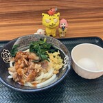 Hanamaru Udon - 牛ニラ温玉ぶっかけ冷小　740円(税込)　※半熟玉子付き