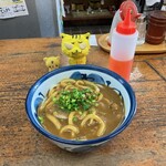 Toraya - カレーうどん小　600円(税込)  ※後ろの容器は、辛さ増し用